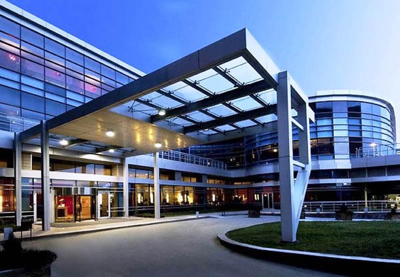 Renaissance By Crystall Atyraū Exterior foto